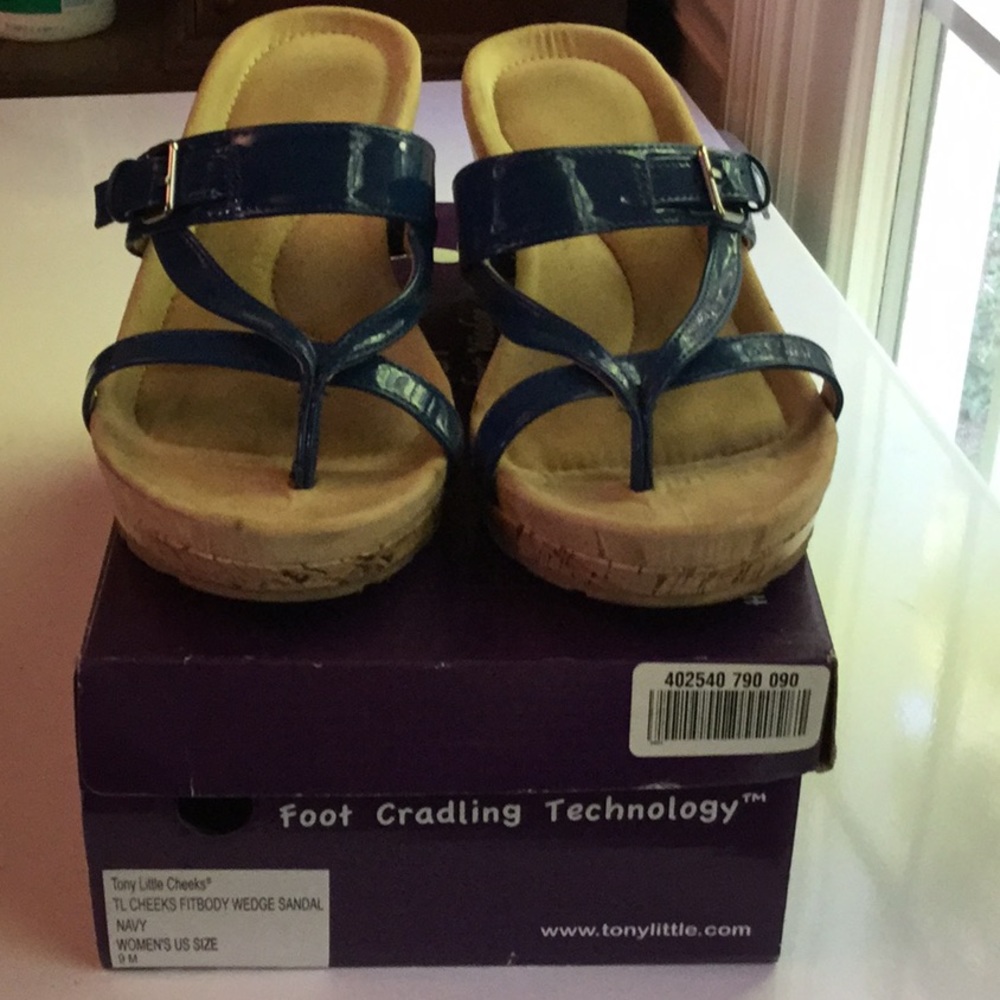 Cheeks fit body size 9 women’s shoes wedge Sandle